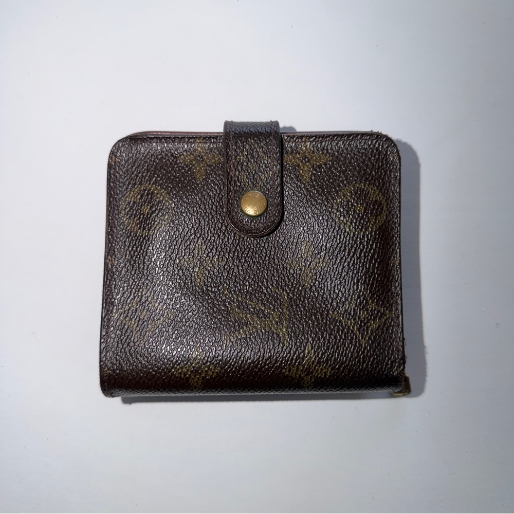 SOLD-Louis Vuitton Compact Zippe Wallet Gently Loved - Picture 2 of 14